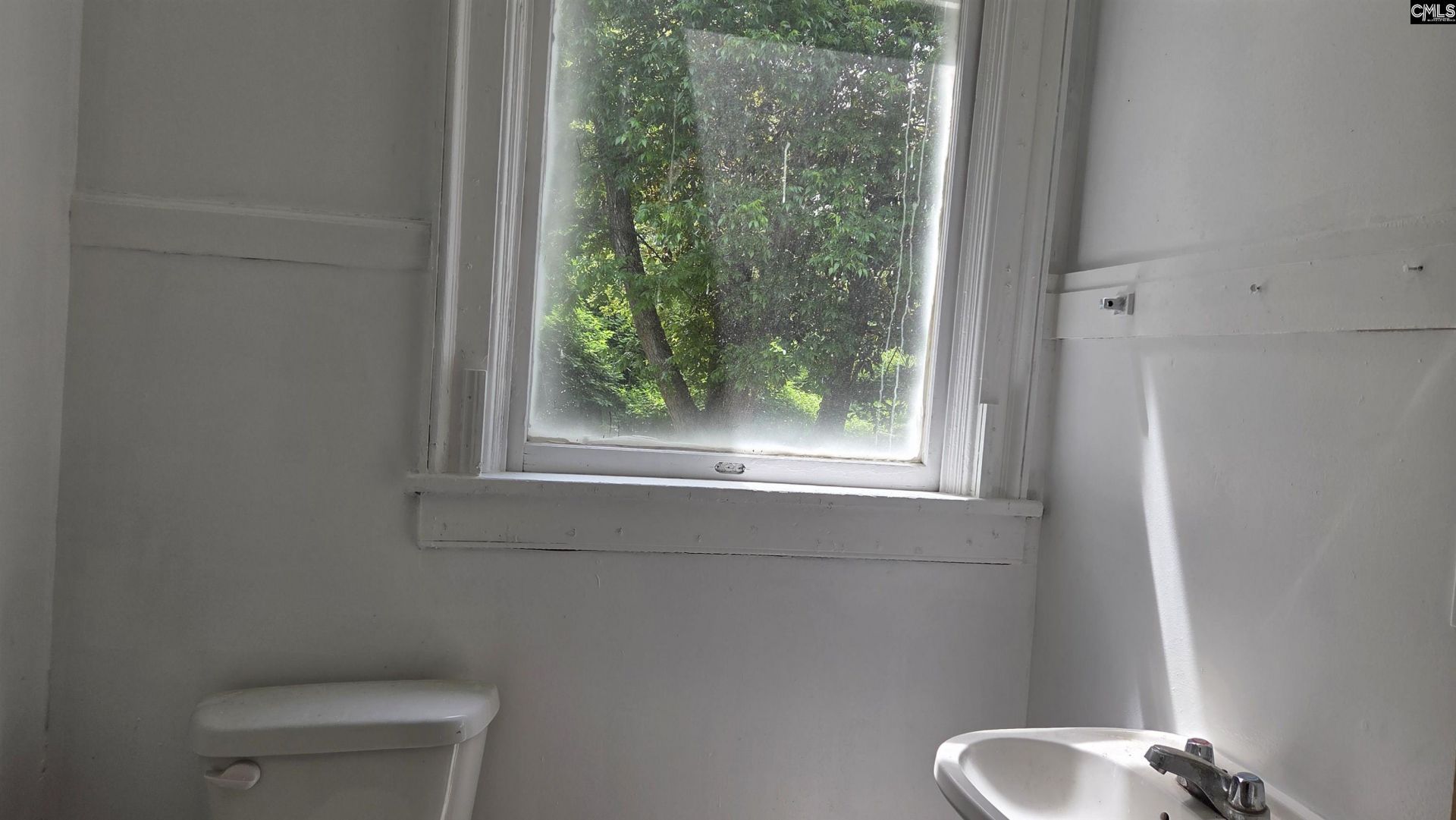 1438 Glover Street Photo 12