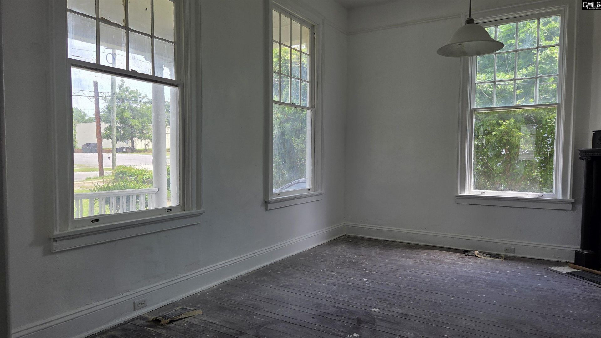 1438 Glover Street Photo 6