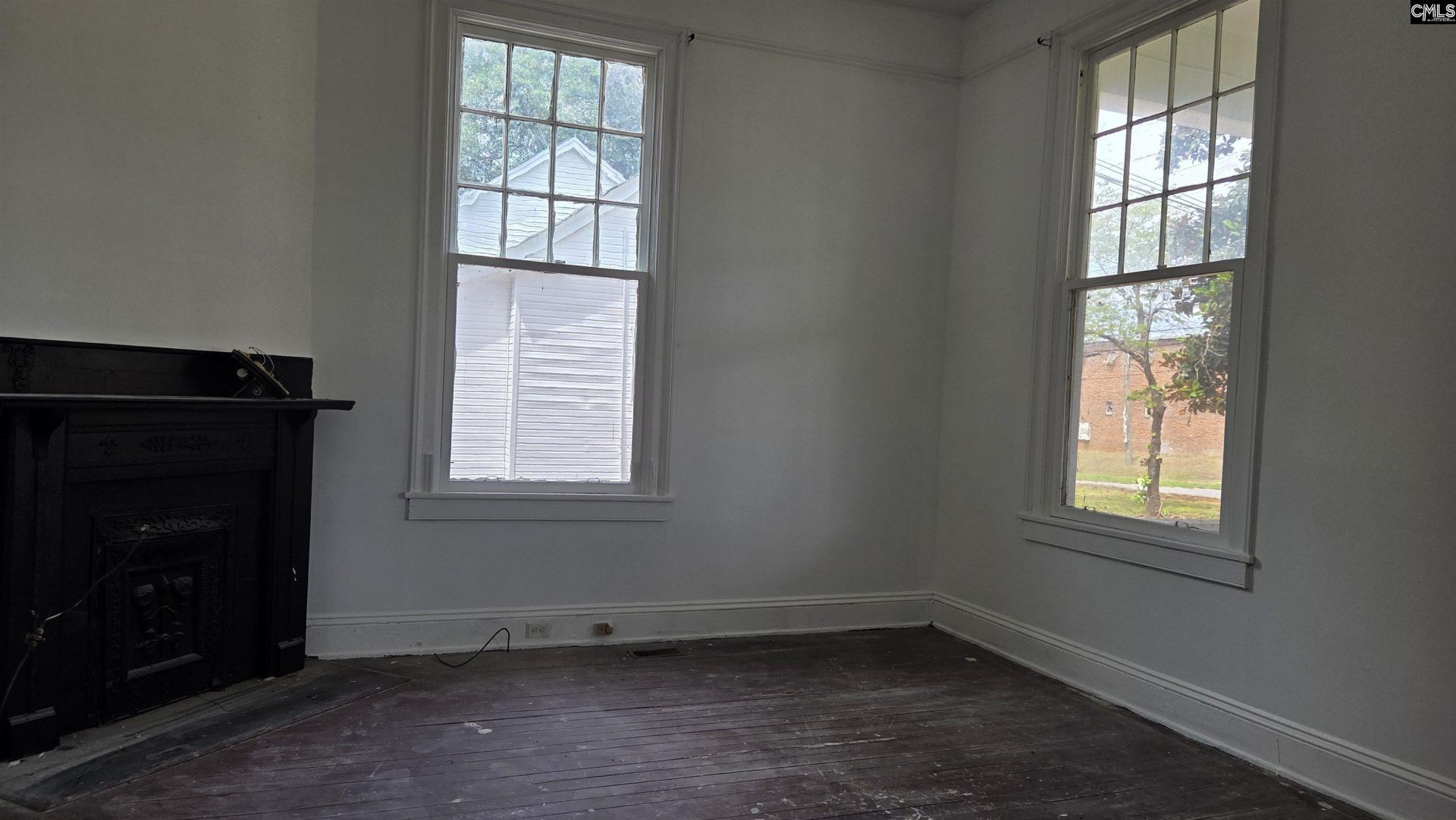 1438 Glover Street Photo 7