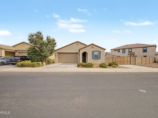 2951 E FLORIAN Avenue, Mesa, AZ 85204