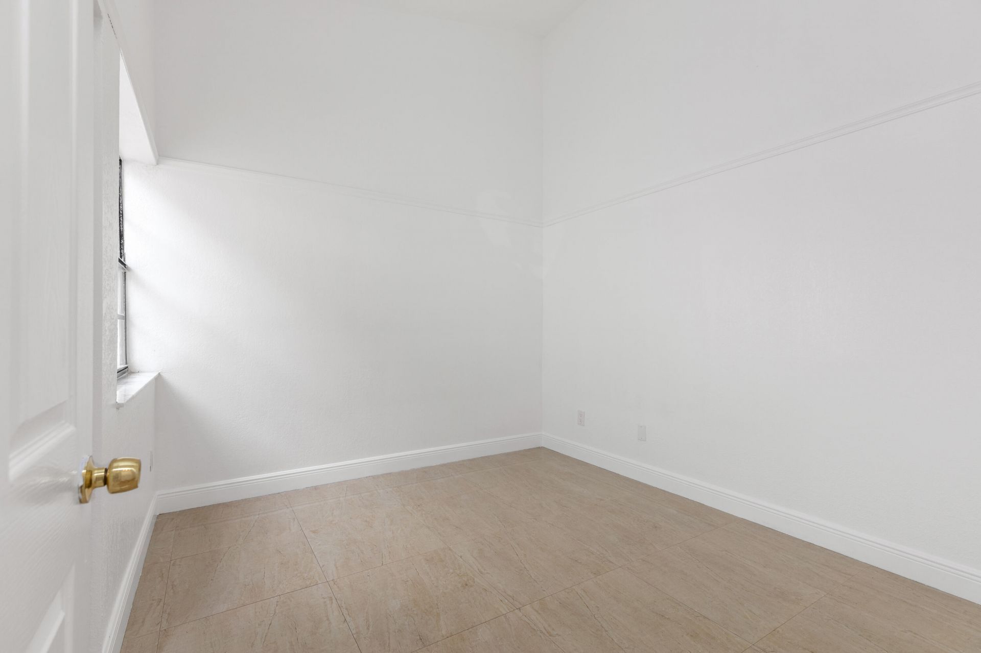 3530 Magellan Circle, Unit 613, Aventura, FL 33180 Photo