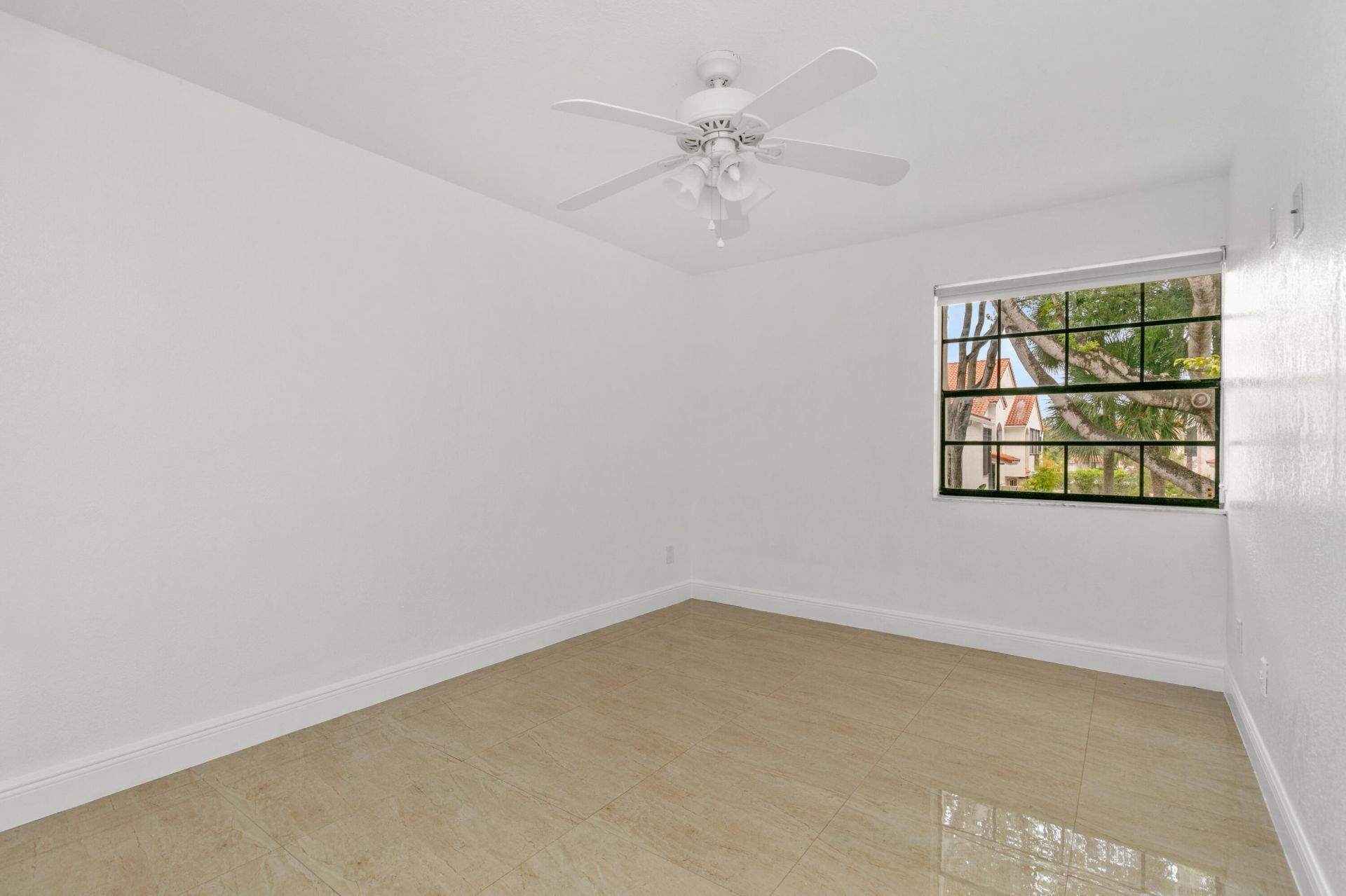 3530 Magellan Circle, Unit 613, Aventura, FL 33180 Photo