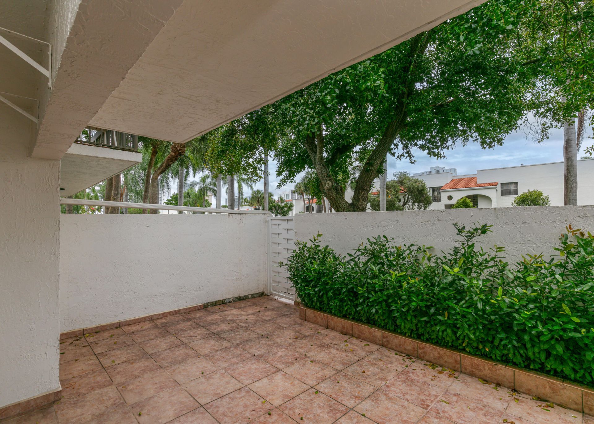 3530 Magellan Circle, Unit 613, Aventura, FL 33180 Photo