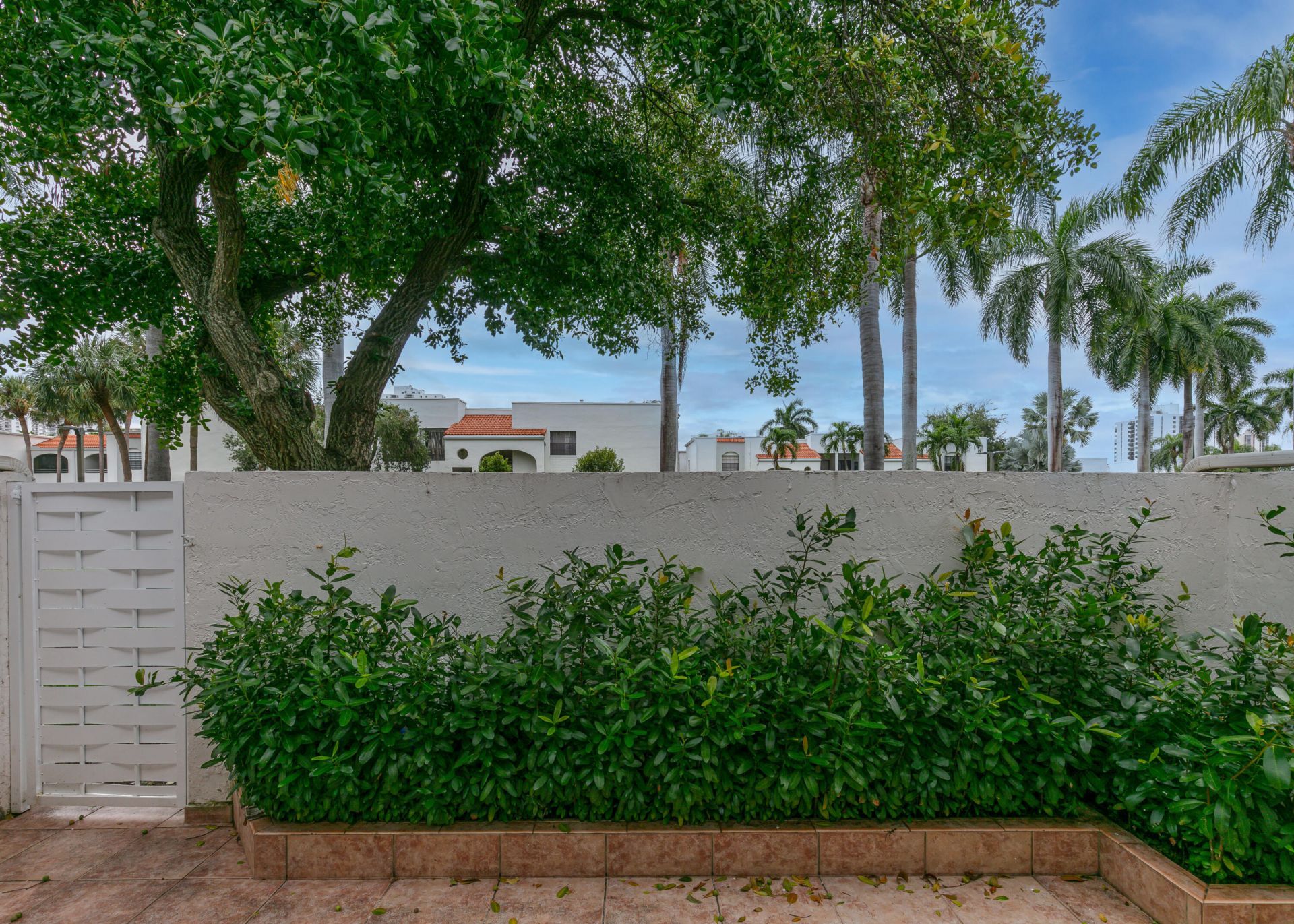 3530 Magellan Circle, Unit 613, Aventura, FL 33180 Photo