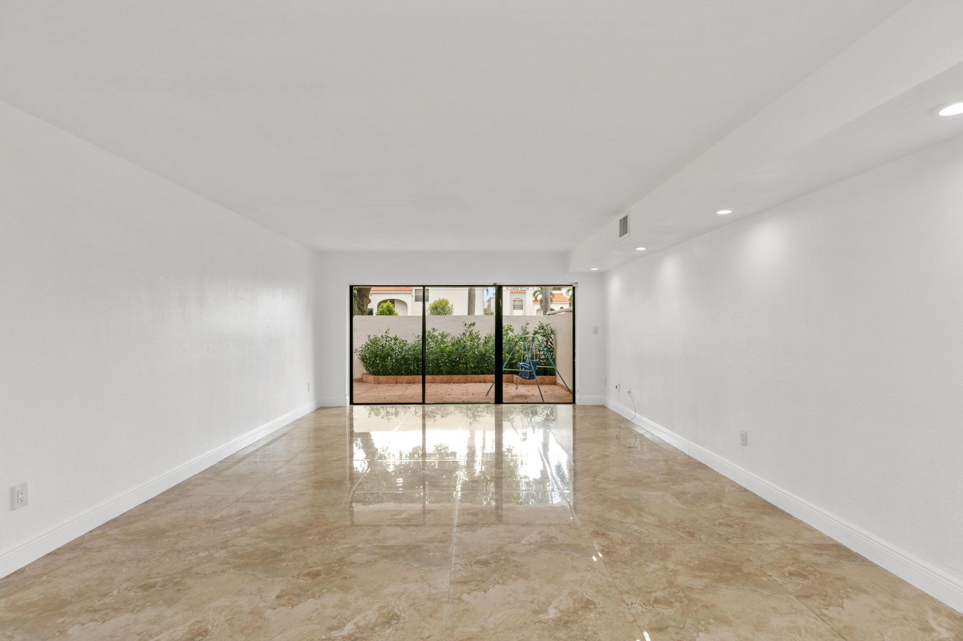 3530 Magellan Circle, Unit 613, Aventura, FL 33180 Photo