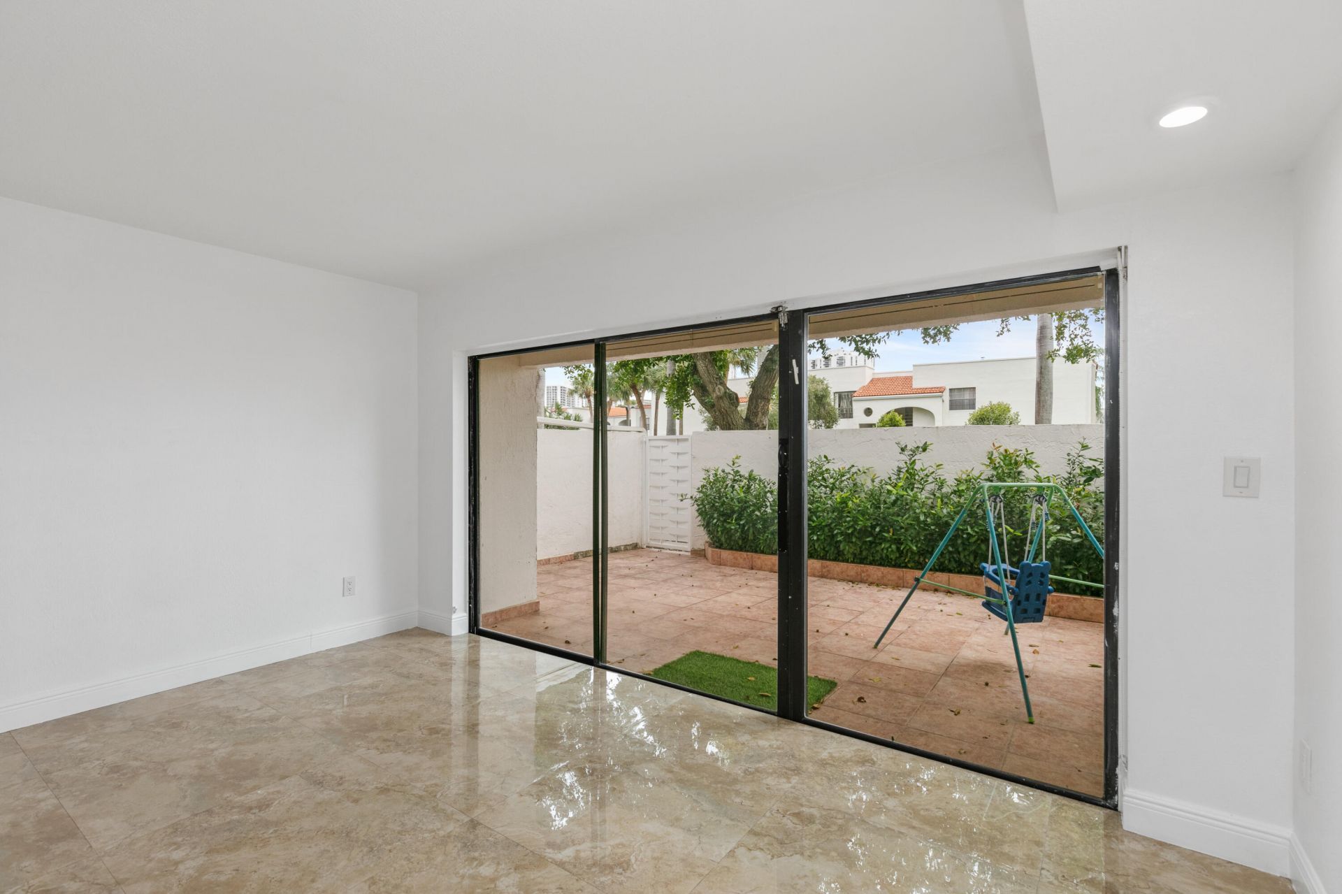 3530 Magellan Circle, Unit 613, Aventura, FL 33180 Photo