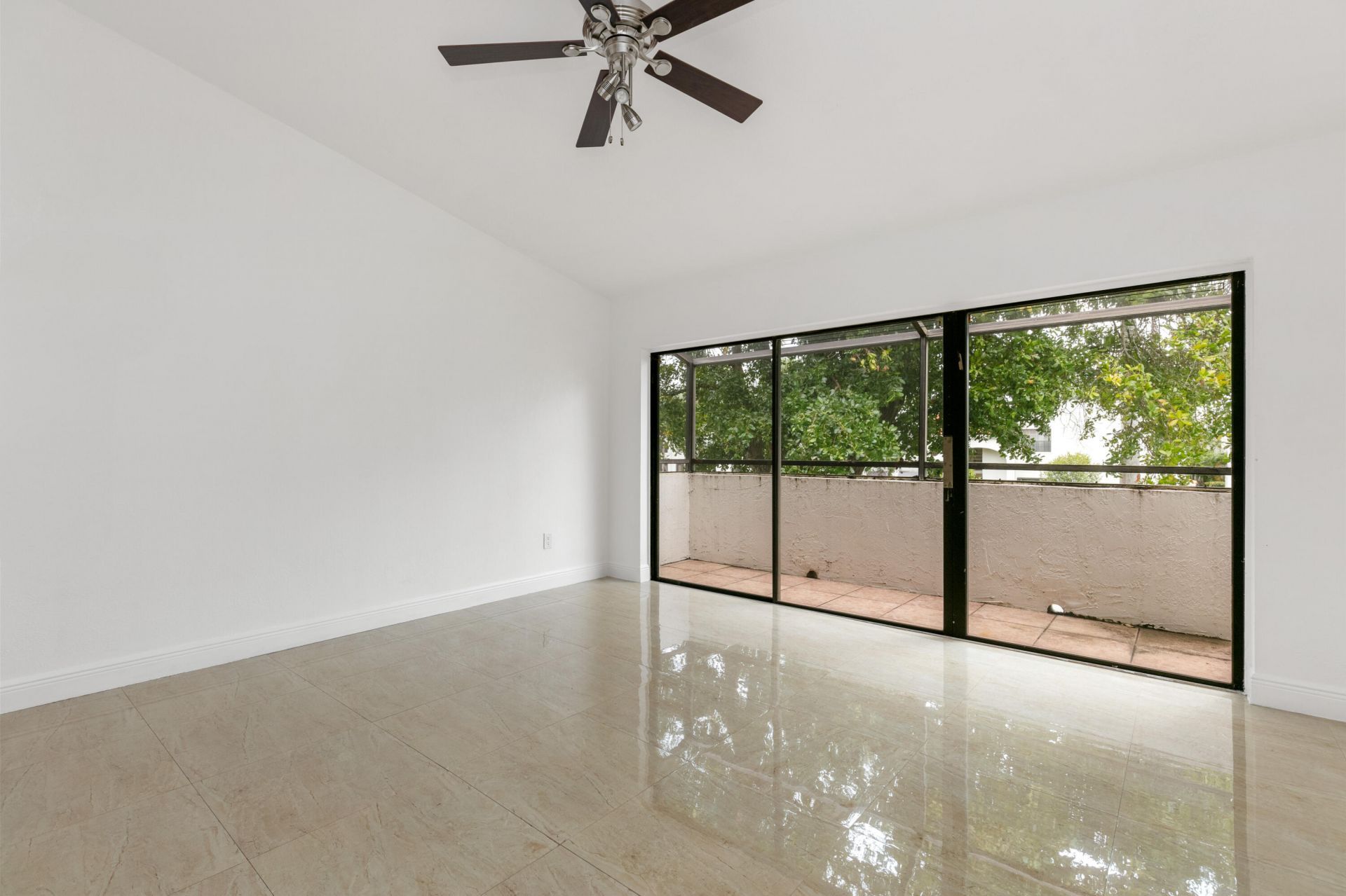 3530 Magellan Circle, Unit 613, Aventura, FL 33180 Photo