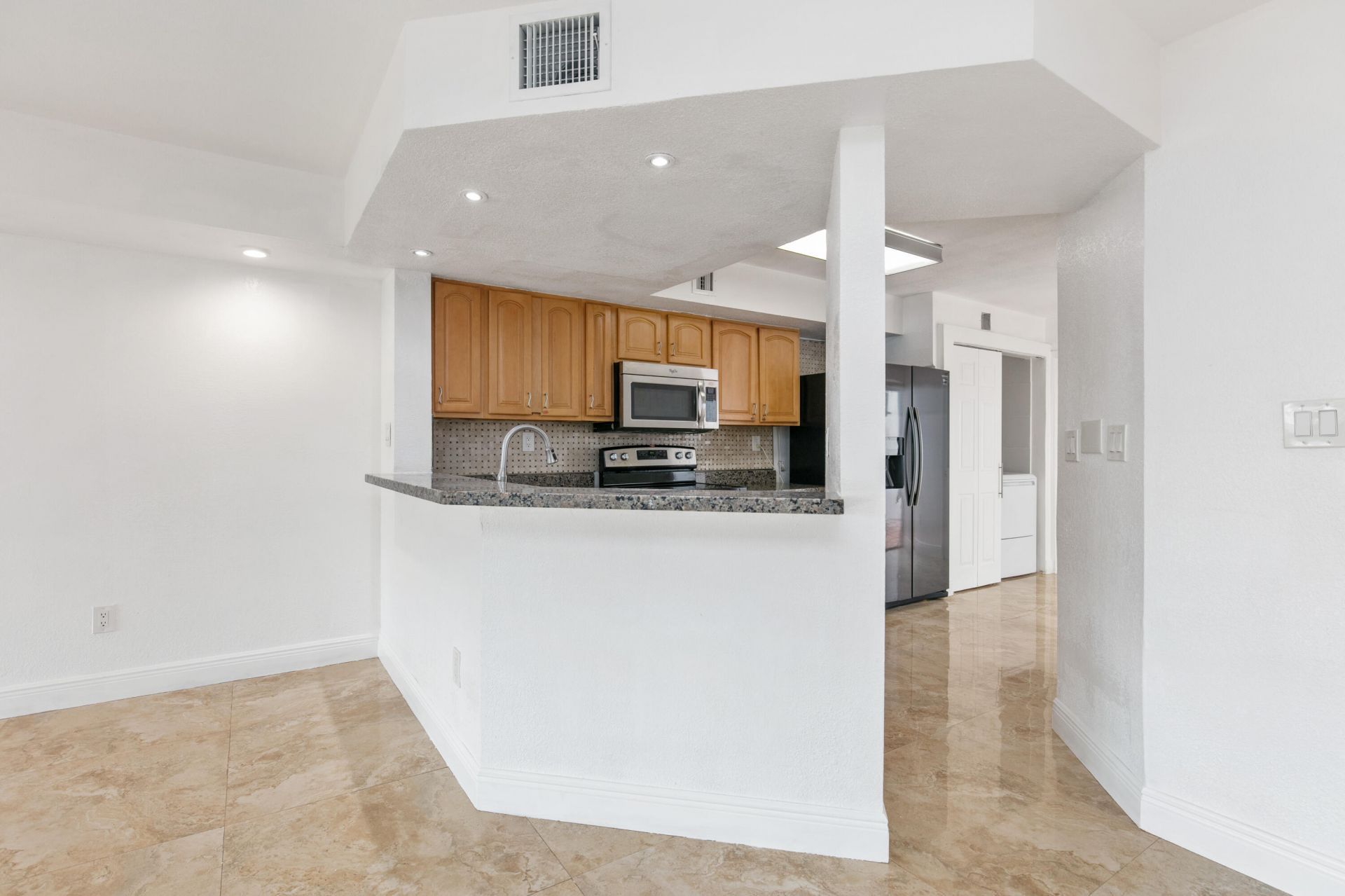 3530 Magellan Circle, Unit 613, Aventura, FL 33180 Photo