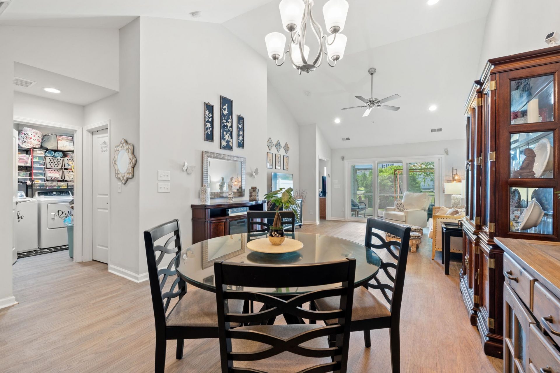136 Queens Cove Place Photo 5