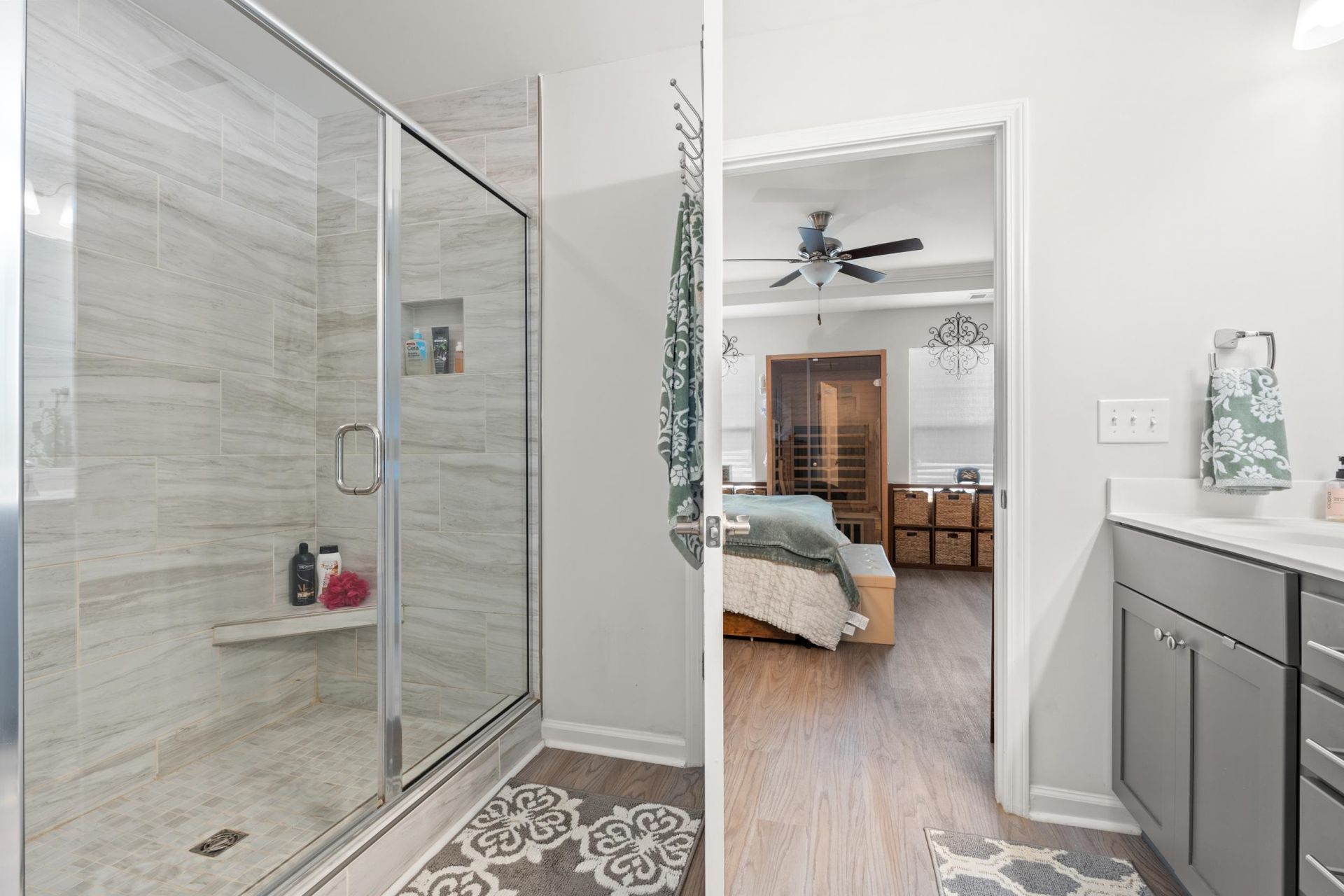 136 Queens Cove Place Photo 7