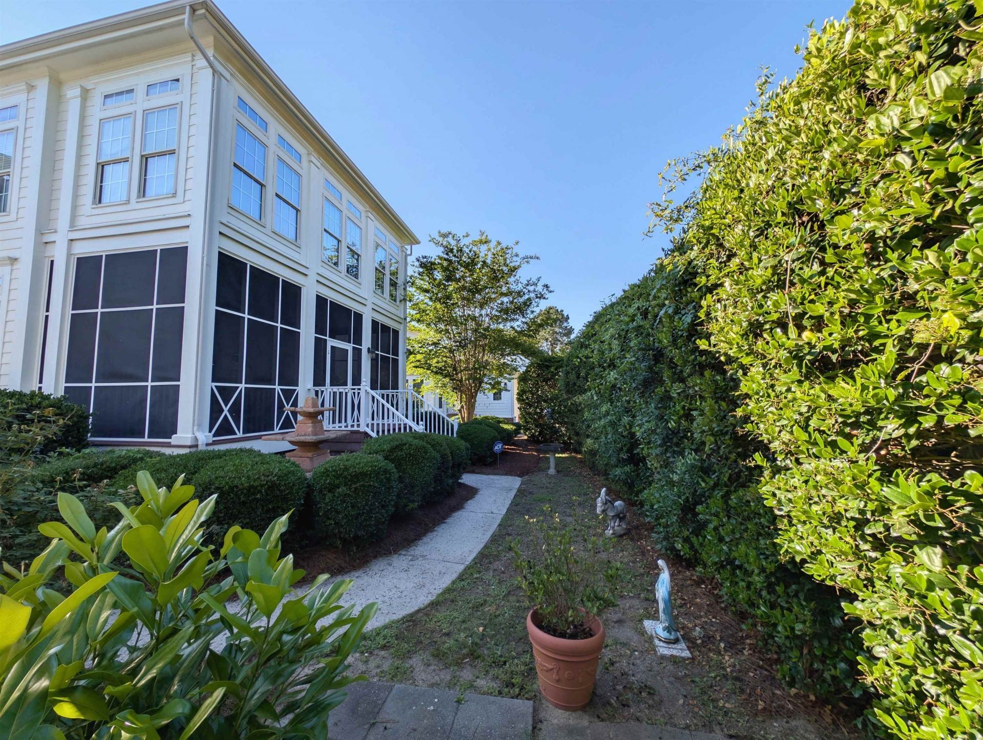 136 Cottage Ct.  Photo 4