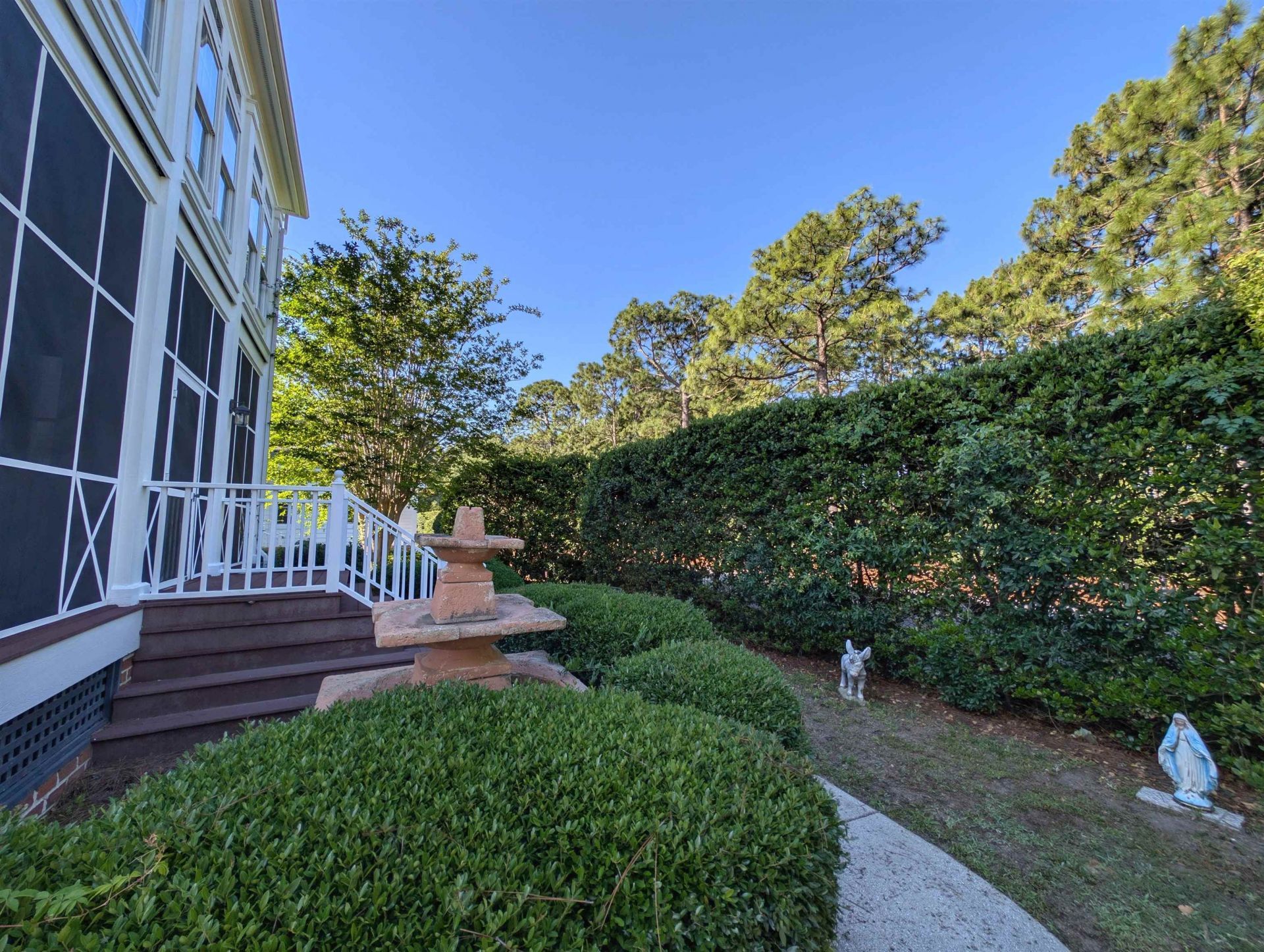 136 Cottage Ct.  Photo 5