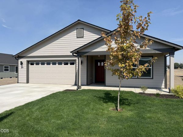 222 SE Peppermint Loop, Unit 19, Culver, OR 97734