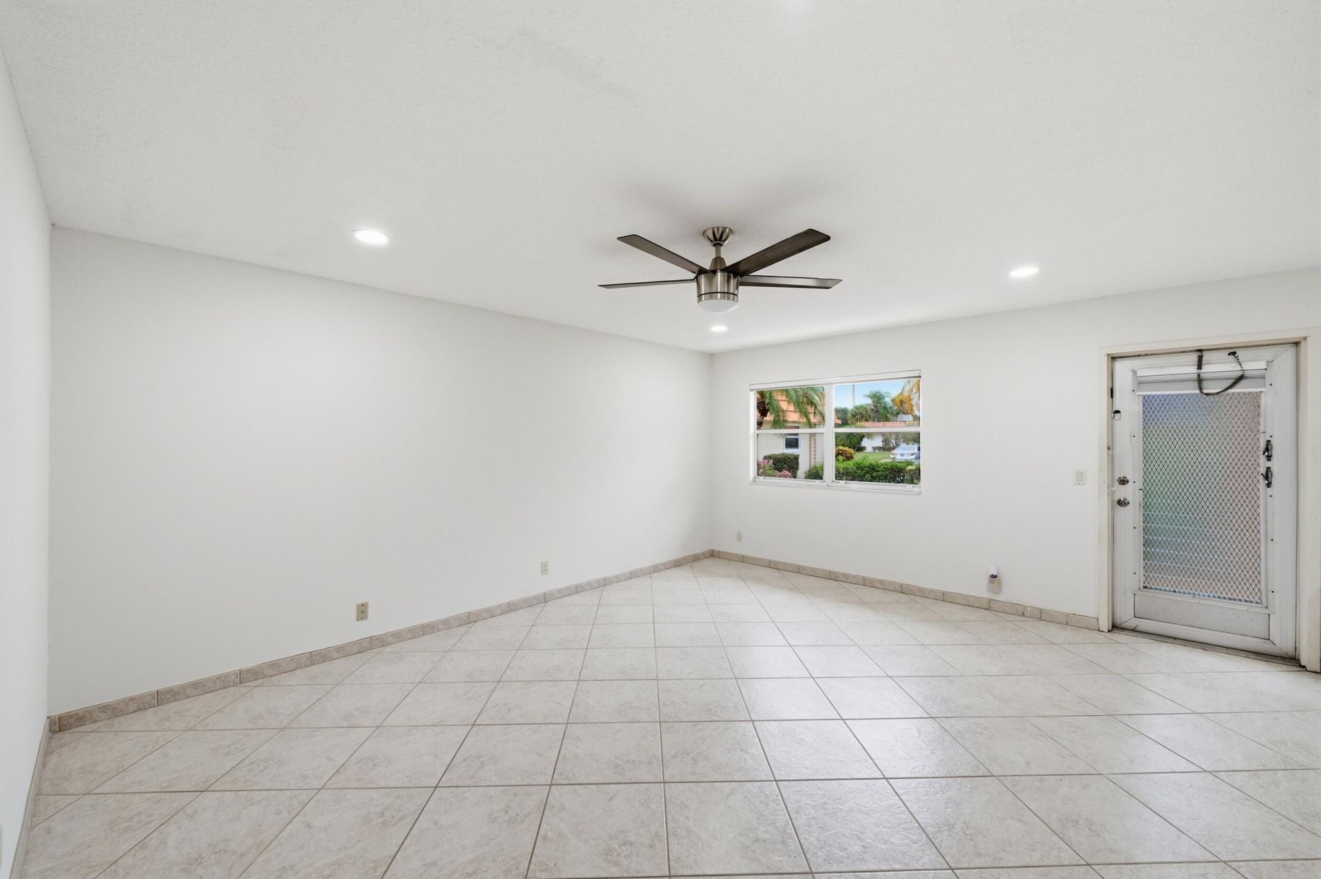 28 Seville 'b', Delray Beach, FL 33446 Photo