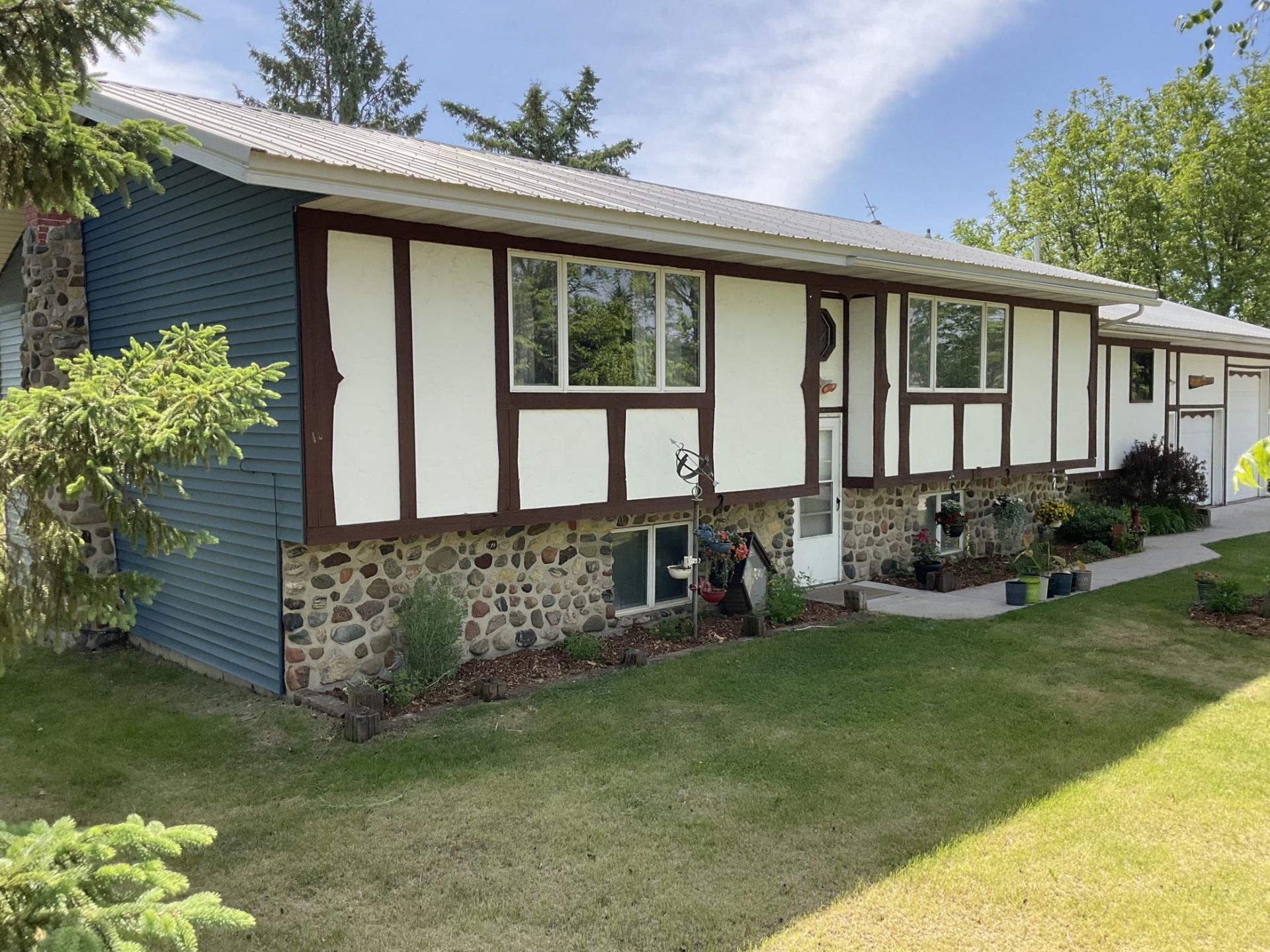 670 23rd Avenue NE, Sauk Rapids, MN 56379