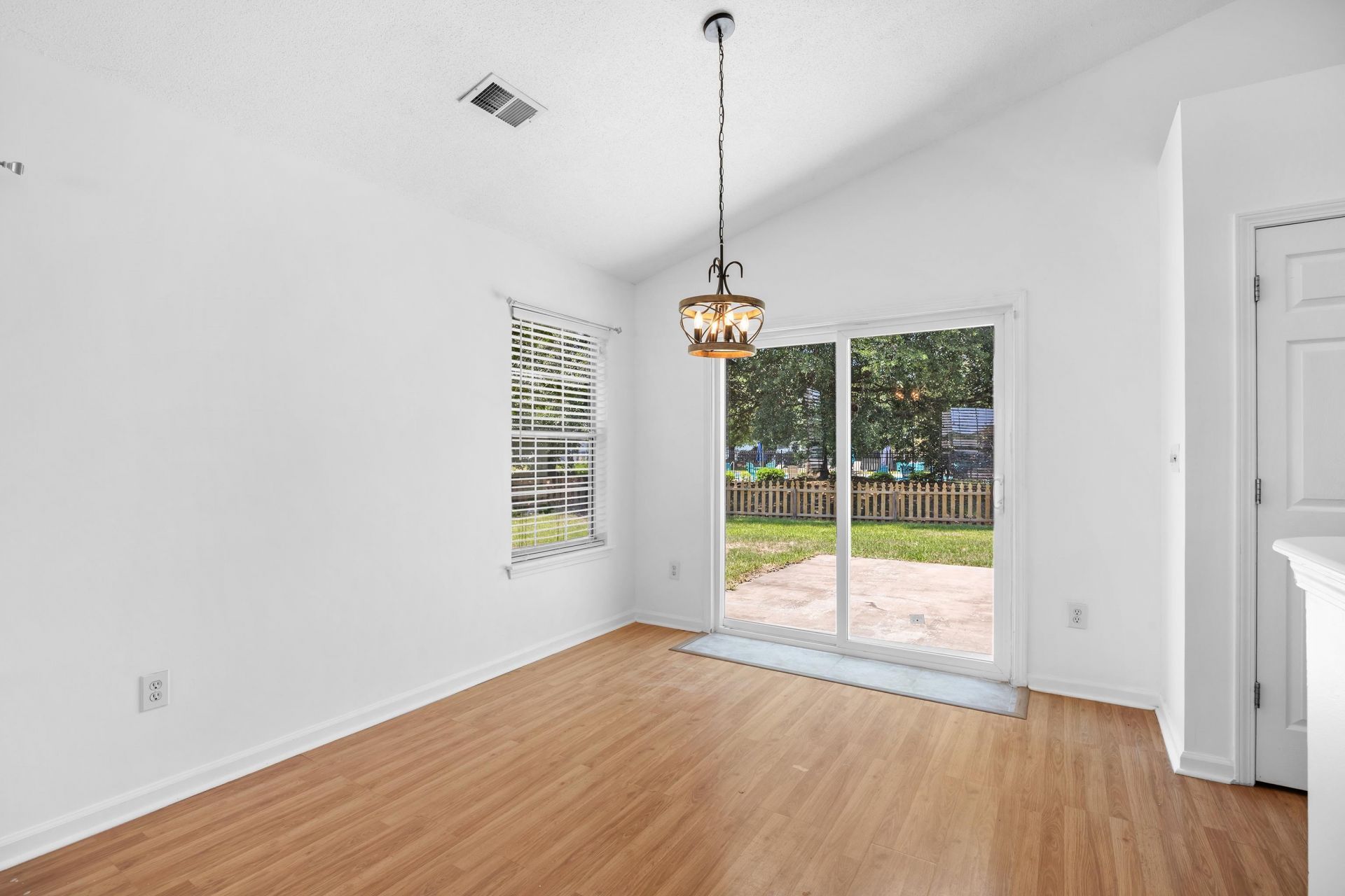 5019 Sandlake Ct.  Photo 10