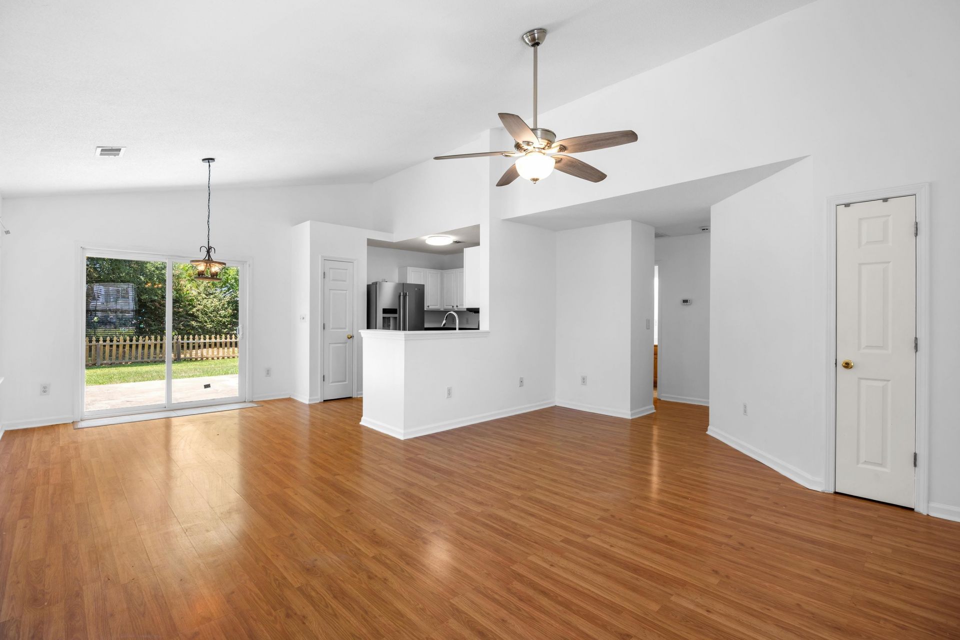 5019 Sandlake Ct.  Photo 4