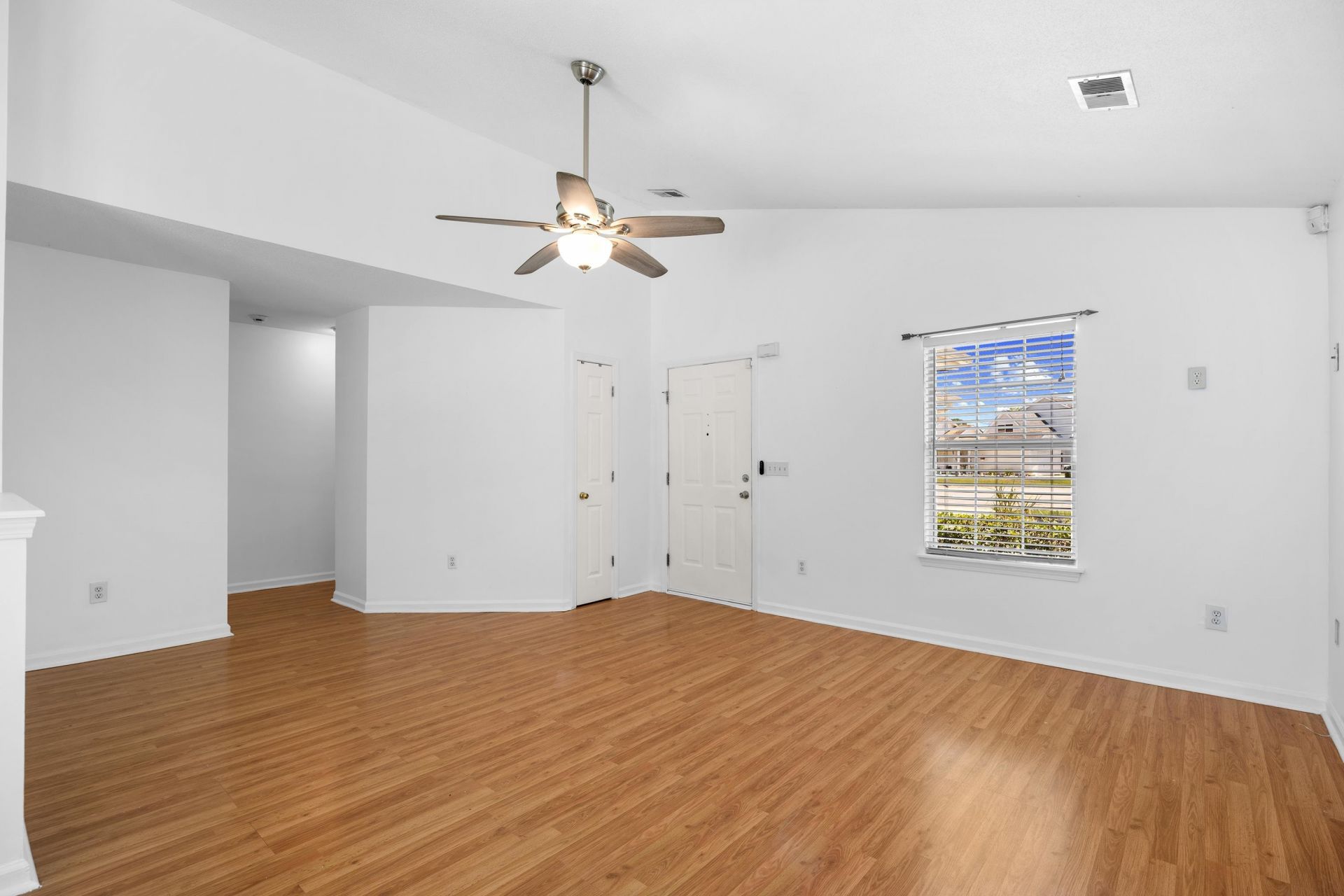 5019 Sandlake Ct.  Photo 5