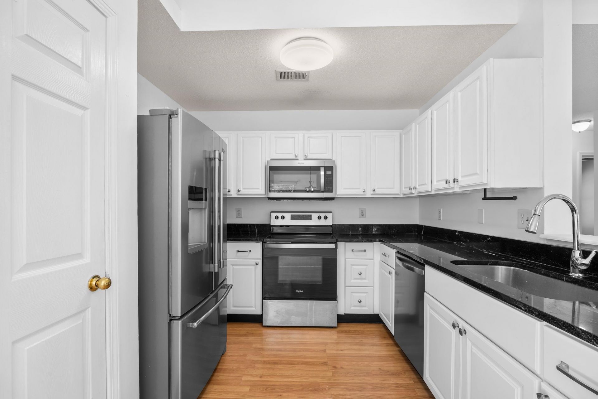 5019 Sandlake Ct.  Photo 6