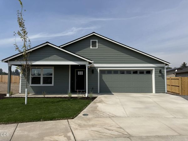 680 NE Rickenbacker Road, Unit 141, Madras, OR 97741