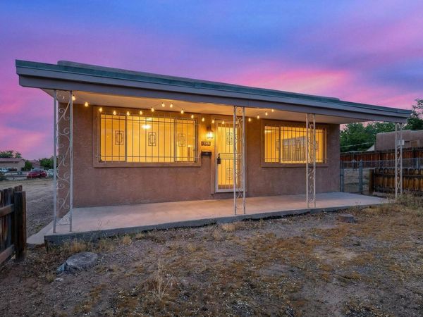 2905 Burton Avenue SE, Albuquerque, NM 87106