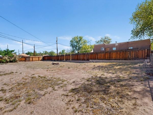 2907 Burton Avenue SE, Albuquerque, NM 87106