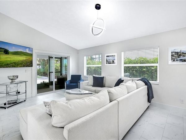 596 105th AVE N, NAPLES, FL 34108
