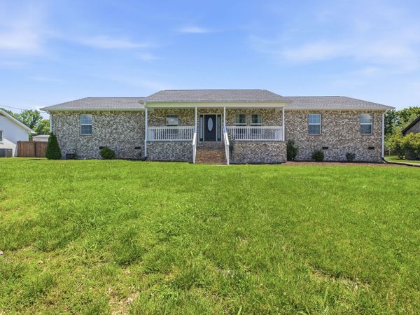 505 Stonehenge Dr , Lebanon, TN 37090