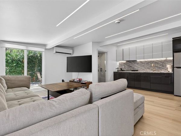 10804 Paso Robles, Granada Hills, CA 91344