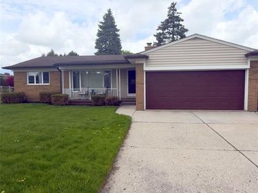 19385 Skyline Street, Roseville, MI 48066