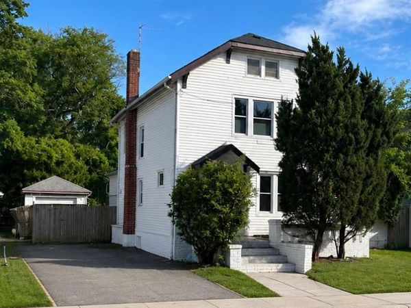 499 W Broadway , Cedarhurst, NY 11516