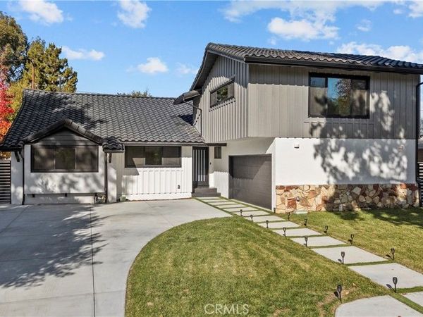 14145 Weddington, Los Angeles, CA 91401