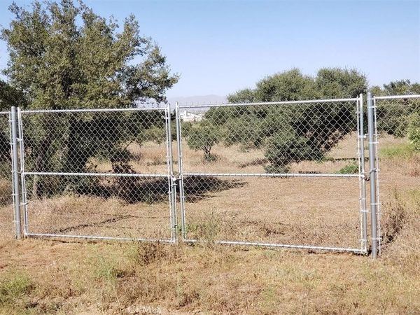 9922 Emerson Road, Oak Hills, CA 92344