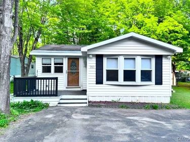 252 Blossom Lane , Utica, NY 13502