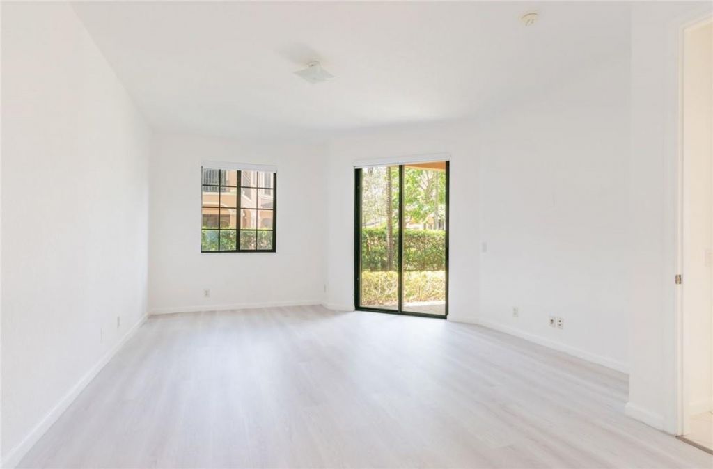 2692 Center Ct Drive, Unit 2-32, Weston, FL 33332 Photo