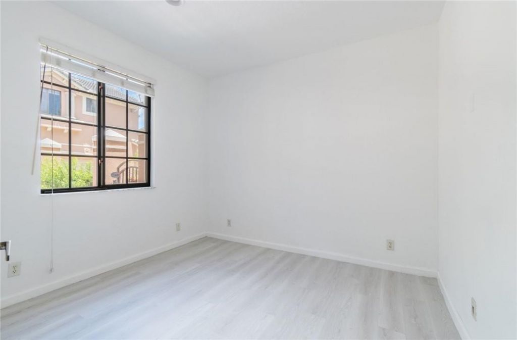 2692 Center Ct Drive, Unit 2-32, Weston, FL 33332 Photo
