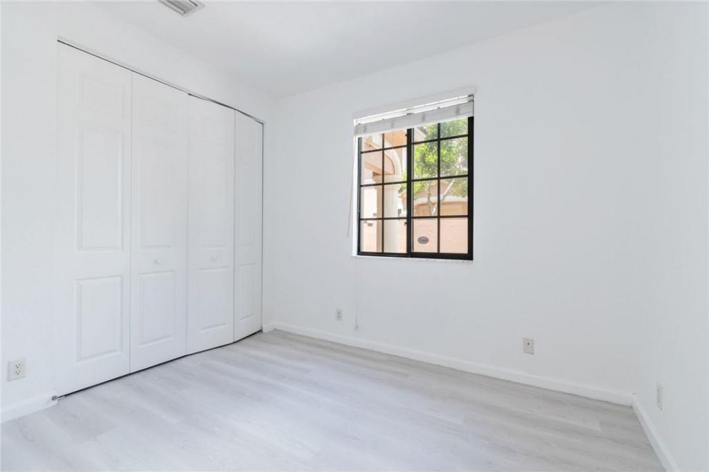 2692 Center Ct Drive, Unit 2-32, Weston, FL 33332 Photo