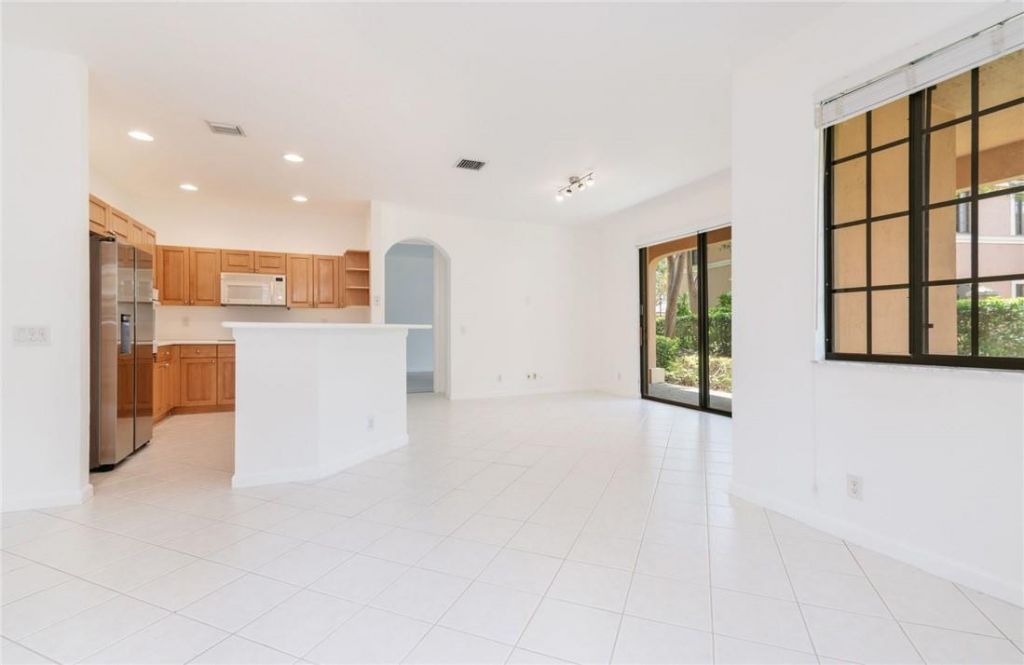 2692 Center Ct Drive, Unit 2-32, Weston, FL 33332 Photo