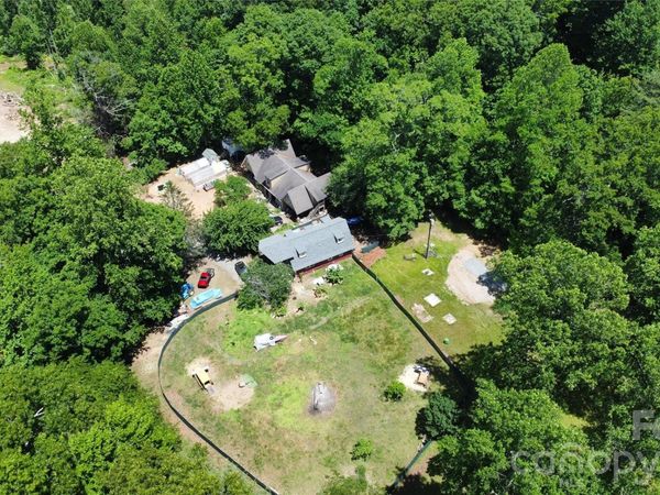 1480 Davis Mountain Road, Hendersonville, NC 28739