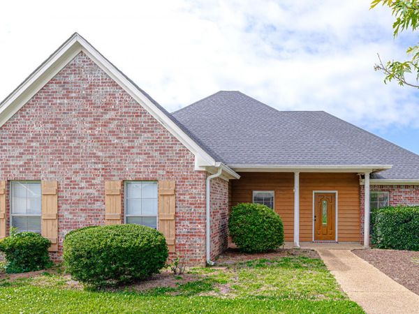 103 King Arthur Lane, Clinton, MS 39056