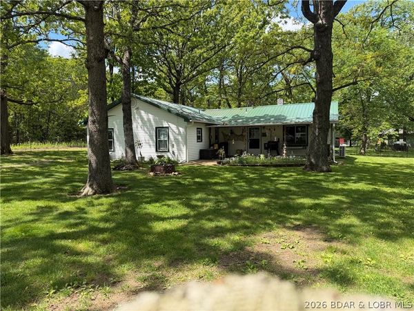 15887 County Rd 18 , Quincy, MO 65735