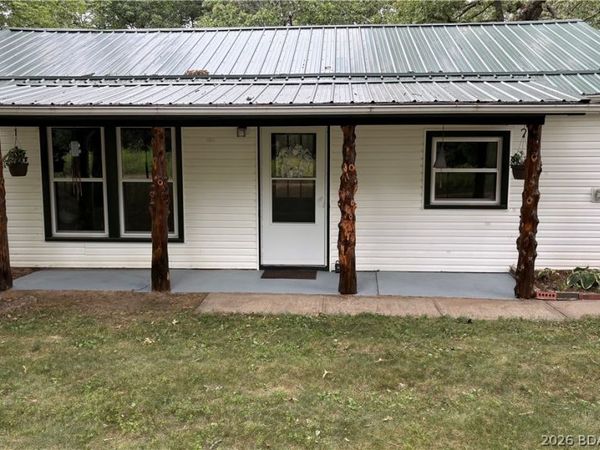 15887 County Rd 18, Quincy, MO 65735