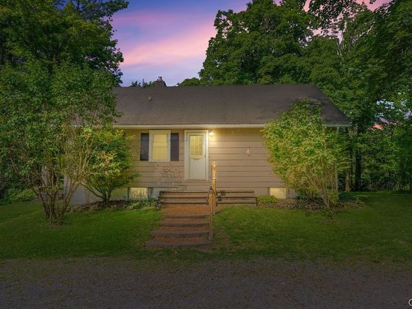8118 E Seneca , Manlius, NY 13104