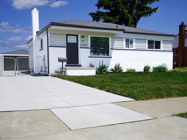 17949 S Wind Drive, Fraser, MI 48026