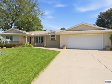 11032 Hilltop Avenue, Omaha, NE 68164