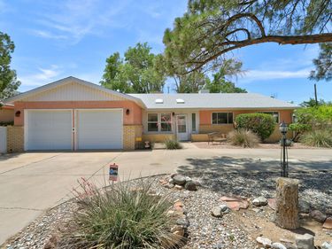 421 La Veta Drive NE, Albuquerque, NM 87108