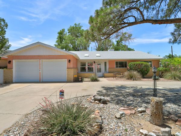 421 La Veta Drive NE, Albuquerque, NM 87108