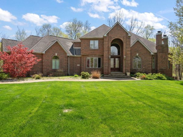 2 Timber Ridge Court , Valparaiso, IN 46385