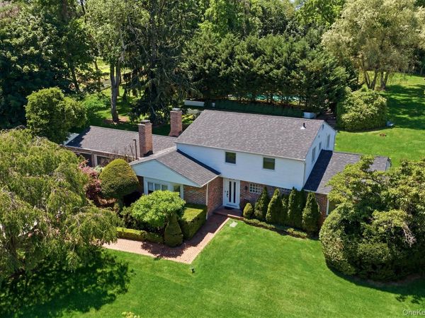 279 Hillcrest Lane, Upper Brookville, NY 11771