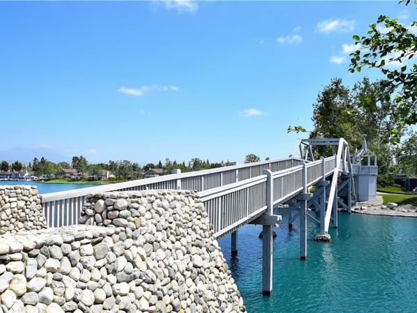 16 Creekwood, Irvine, CA 92604